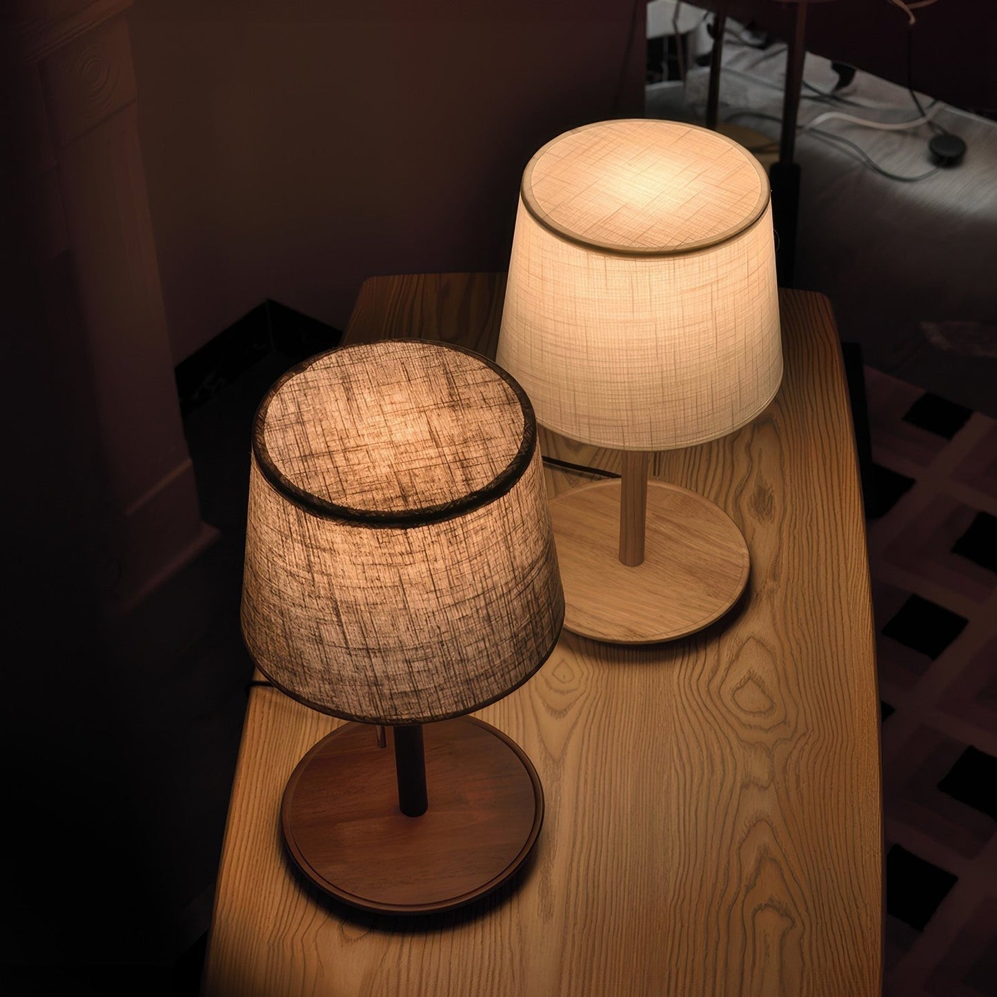 Nordische Walnusslampe | Elegante Tischleuchte für Nachttisch 5